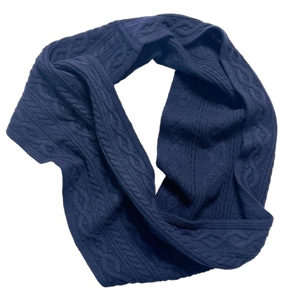 Vineyard Vines 100% Lambswool Cable Knit Infinity Scarf in Navy Blue - Picture 1 of 4
